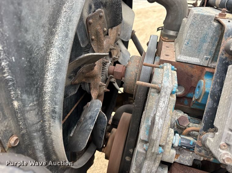 image for item DW3383 2000 International 4900 dump truck