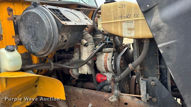 image for item DW3383 2000 International 4900 dump truck