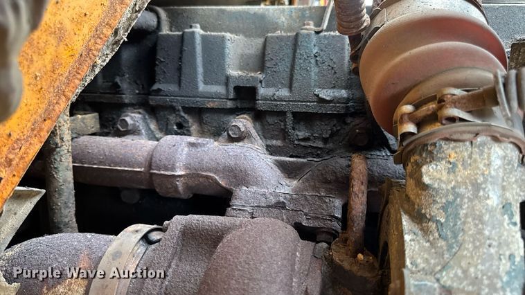 image for item DW3383 2000 International 4900 dump truck