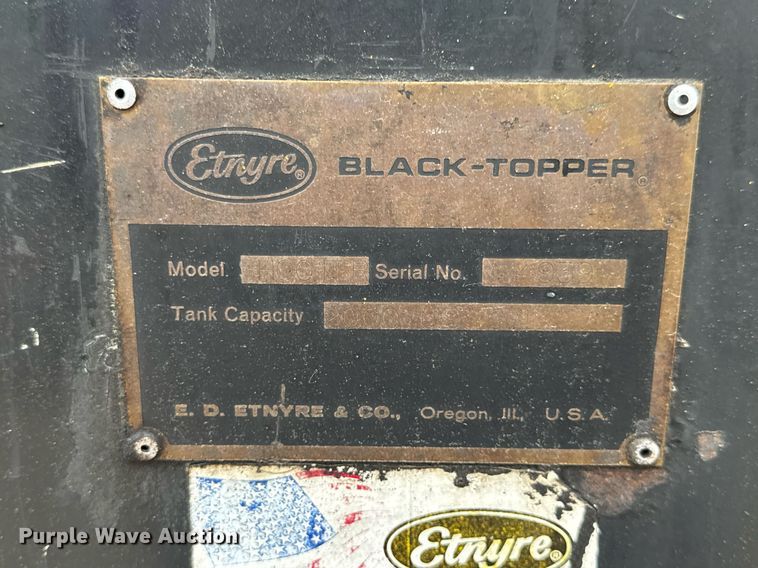 image for item DW3384 2005 Chevrolet C7500 oil distributor truck