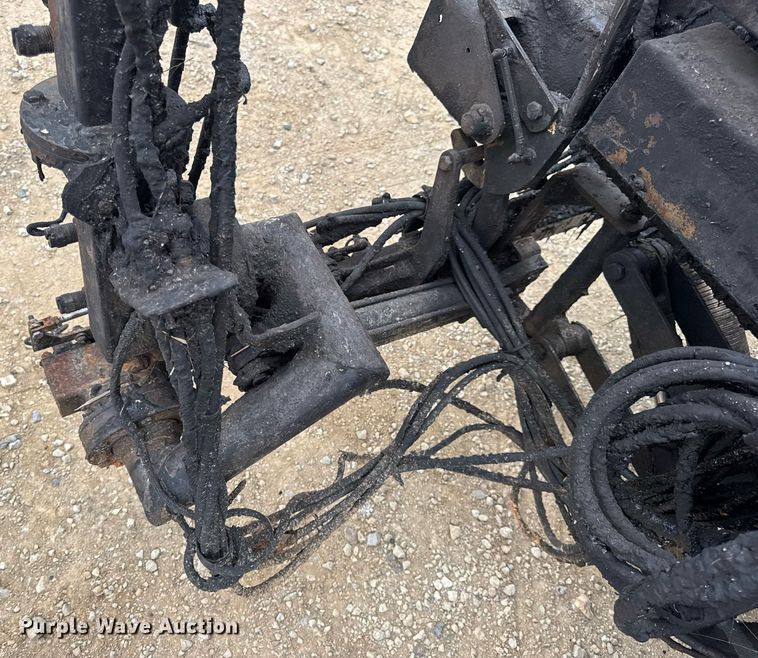 image for item DW3384 2005 Chevrolet C7500 oil distributor truck