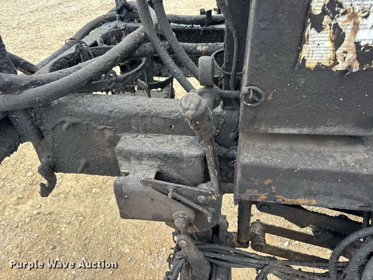 image for item DW3384 2005 Chevrolet C7500 oil distributor truck