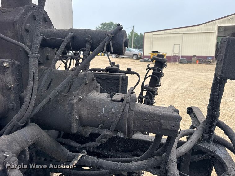 image for item DW3384 2005 Chevrolet C7500 oil distributor truck