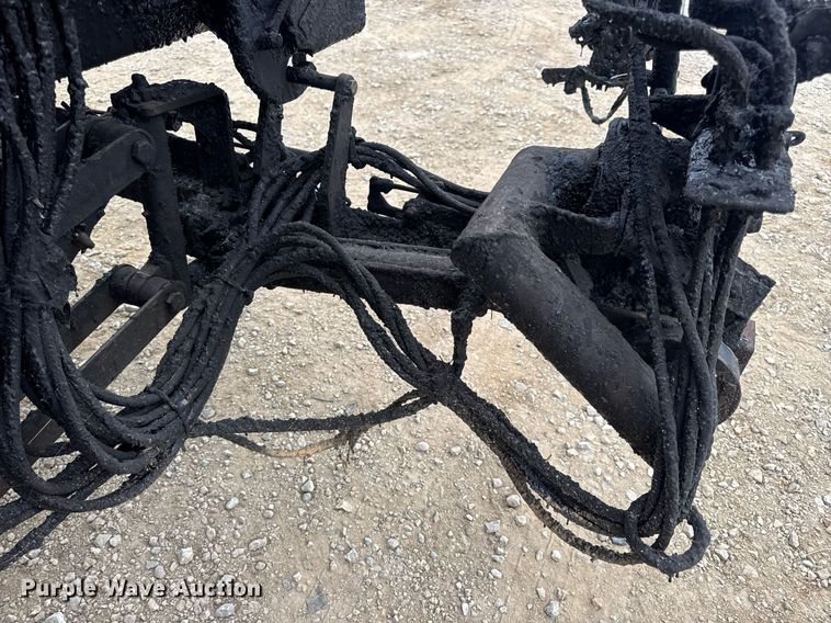 image for item DW3384 2005 Chevrolet C7500 oil distributor truck