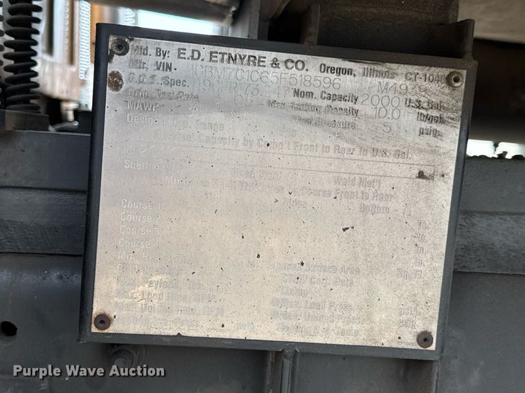 image for item DW3384 2005 Chevrolet C7500 oil distributor truck