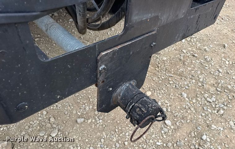 image for item DW3384 2005 Chevrolet C7500 oil distributor truck