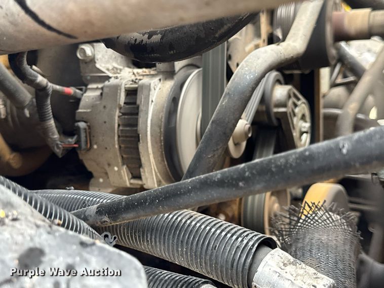 image for item DW3384 2005 Chevrolet C7500 oil distributor truck