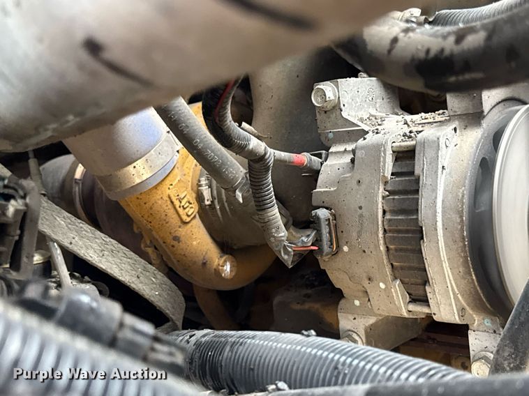 image for item DW3384 2005 Chevrolet C7500 oil distributor truck