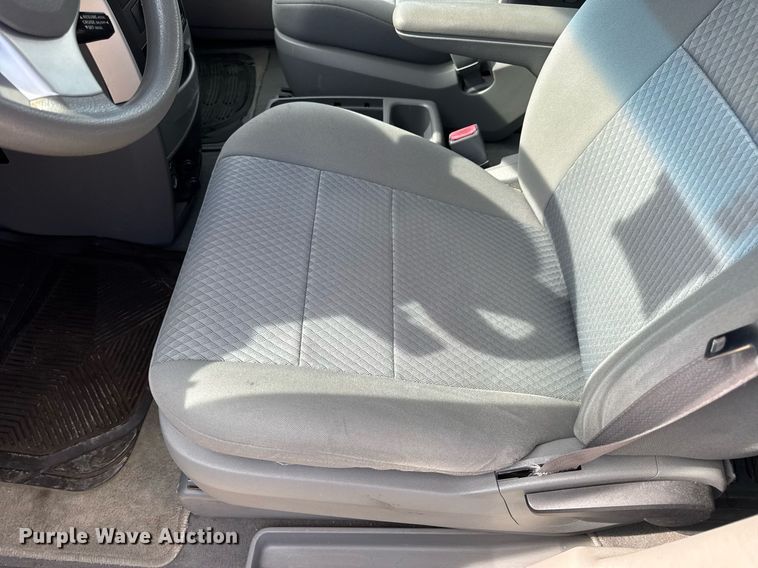 image for item DW3400 2010 Dodge Grand Caravan SE van