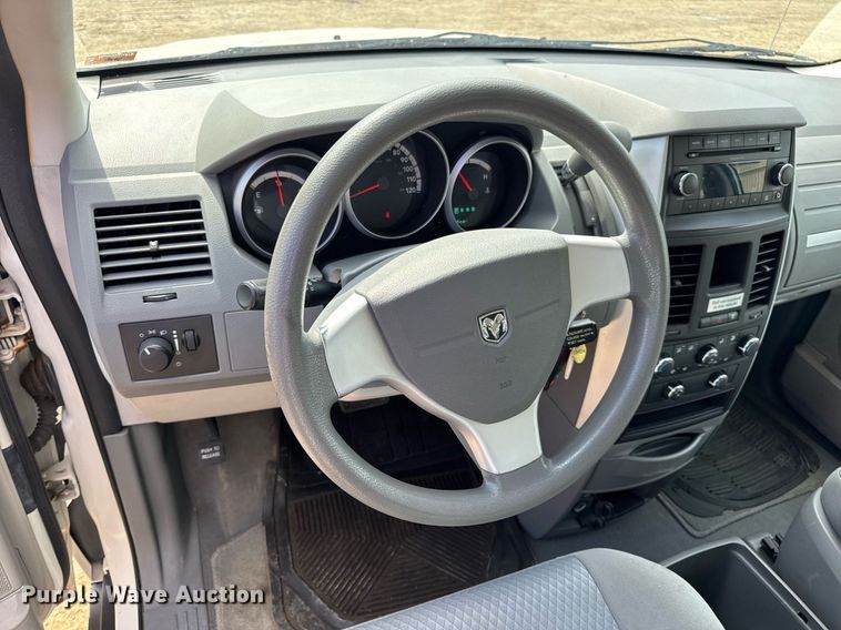 image for item DW3400 2010 Dodge Grand Caravan SE van