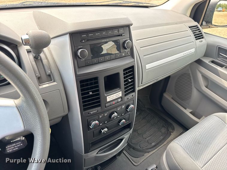 image for item DW3400 2010 Dodge Grand Caravan SE van