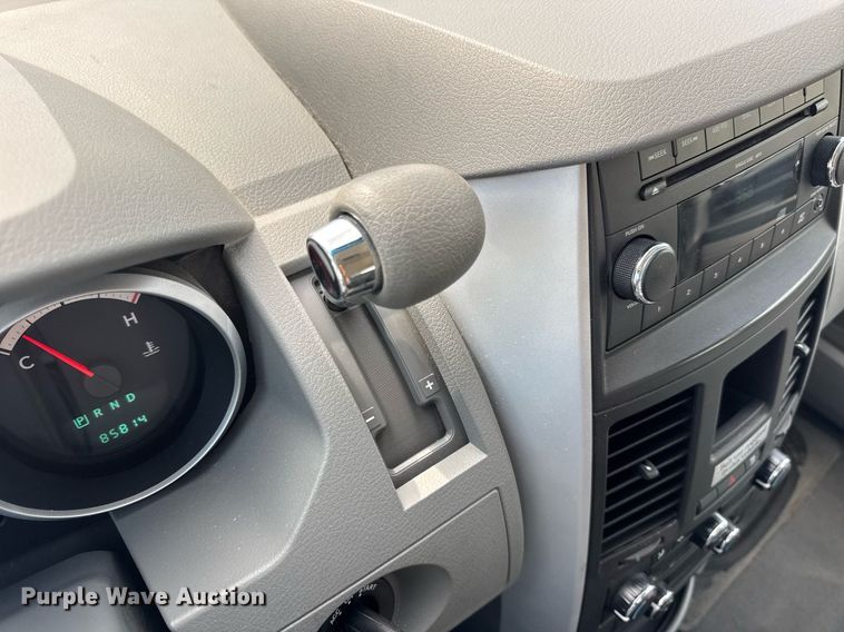 image for item DW3400 2010 Dodge Grand Caravan SE van