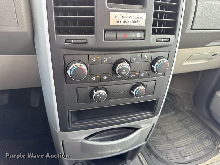 image for item DW3400 2010 Dodge Grand Caravan SE van