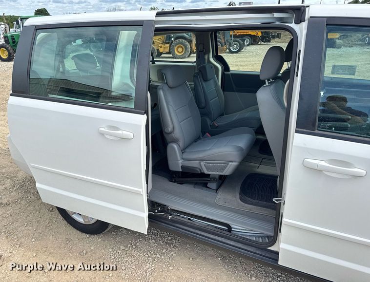 image for item DW3400 2010 Dodge Grand Caravan SE van