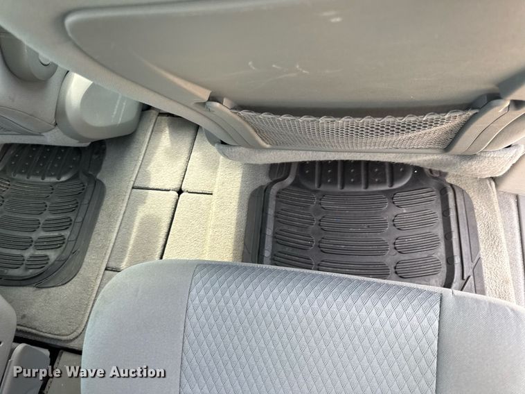 image for item DW3400 2010 Dodge Grand Caravan SE van