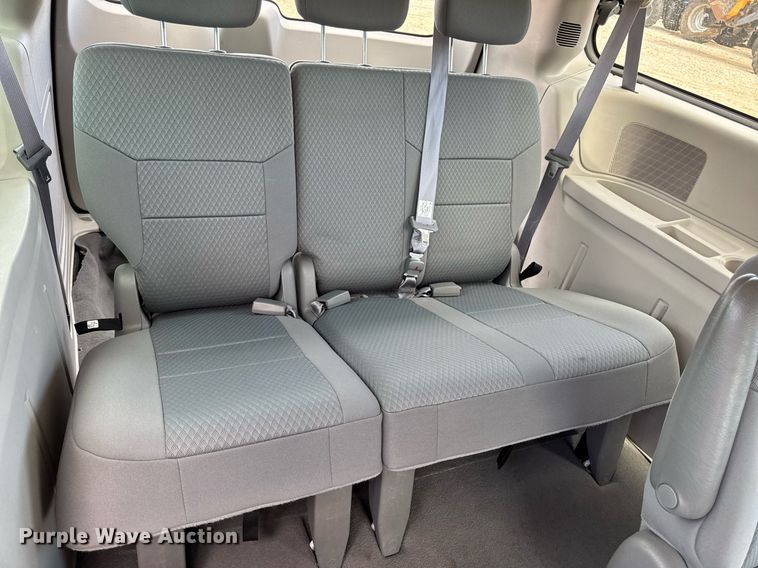 image for item DW3400 2010 Dodge Grand Caravan SE van