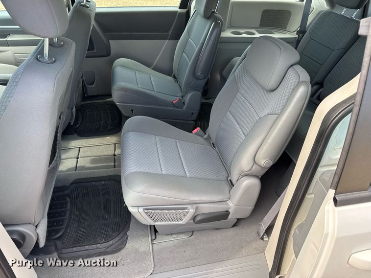 image for item DW3400 2010 Dodge Grand Caravan SE van