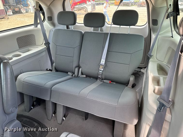 image for item DW3400 2010 Dodge Grand Caravan SE van