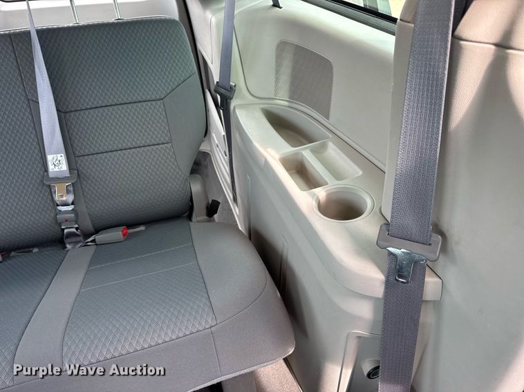 image for item DW3400 2010 Dodge Grand Caravan SE van