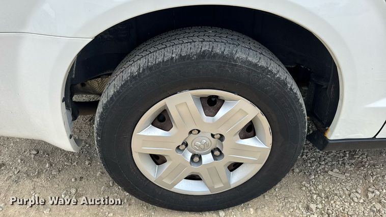 image for item DW3400 2010 Dodge Grand Caravan SE van
