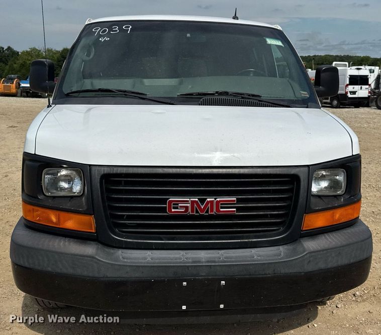image for item DW3401 2014 GMC Savana G3500 van