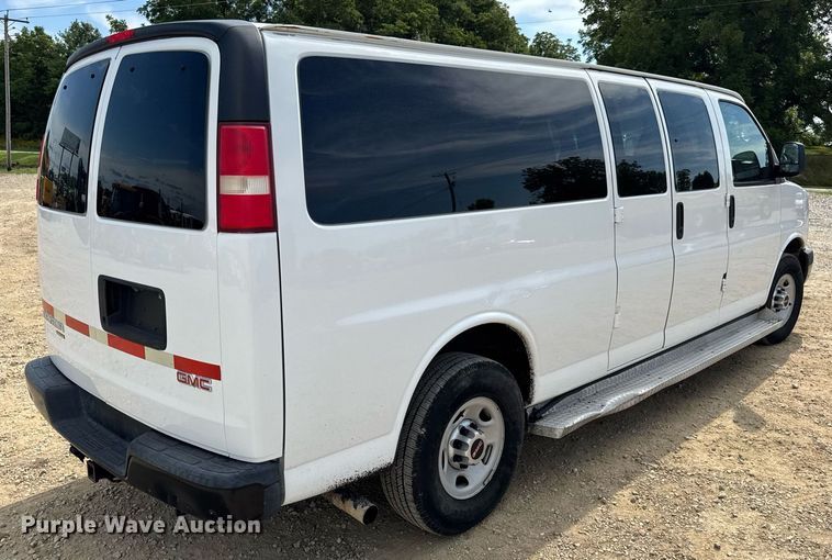 image for item DW3401 2014 GMC Savana G3500 van