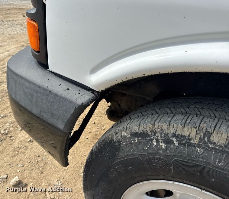 image for item DW3401 2014 GMC Savana G3500 van