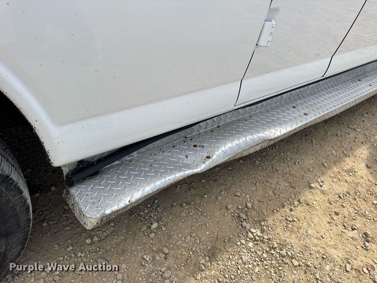 image for item DW3401 2014 GMC Savana G3500 van