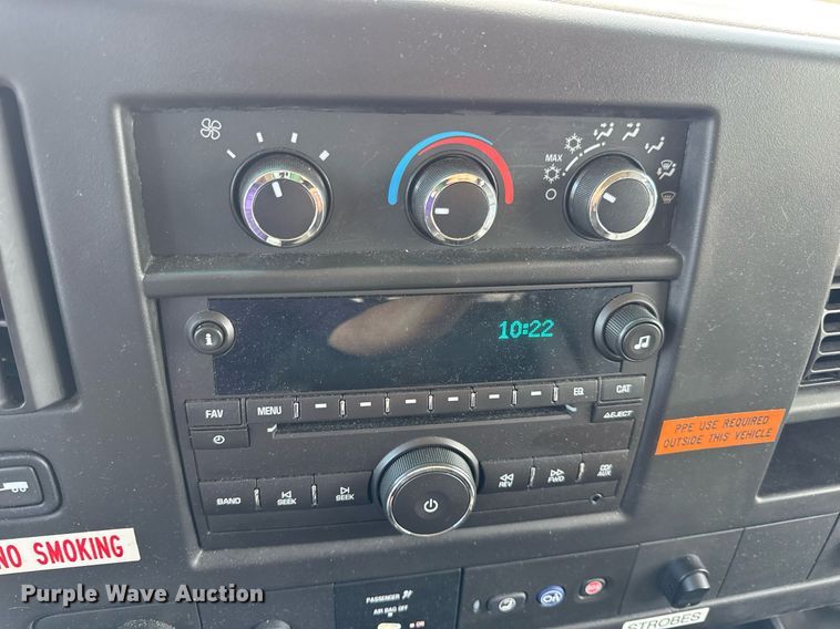 image for item DW3401 2014 GMC Savana G3500 van