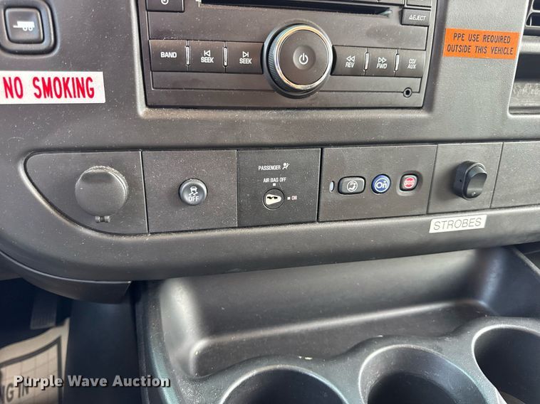 image for item DW3401 2014 GMC Savana G3500 van