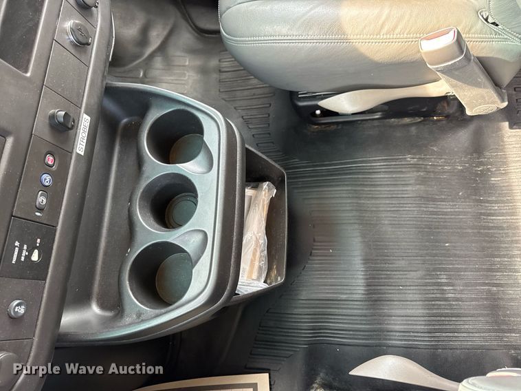 image for item DW3401 2014 GMC Savana G3500 van