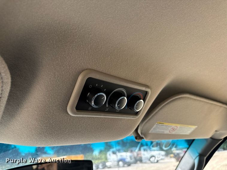 image for item DW3401 2014 GMC Savana G3500 van