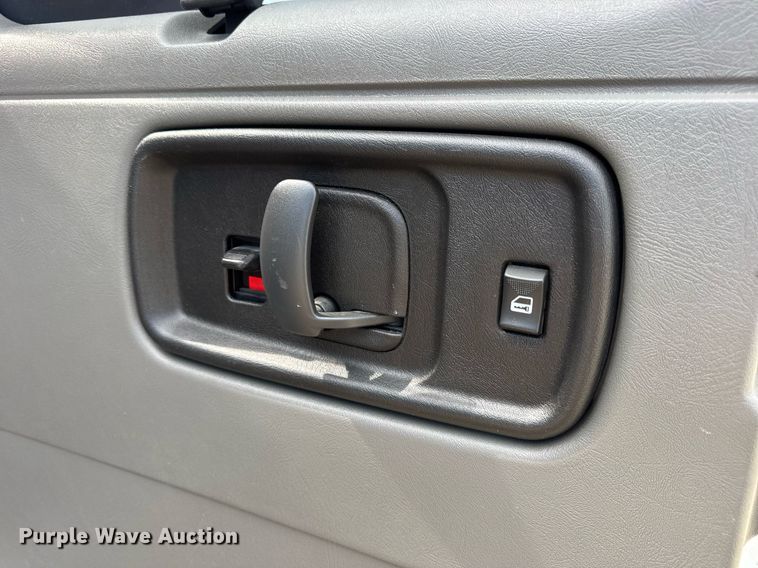 image for item DW3401 2014 GMC Savana G3500 van