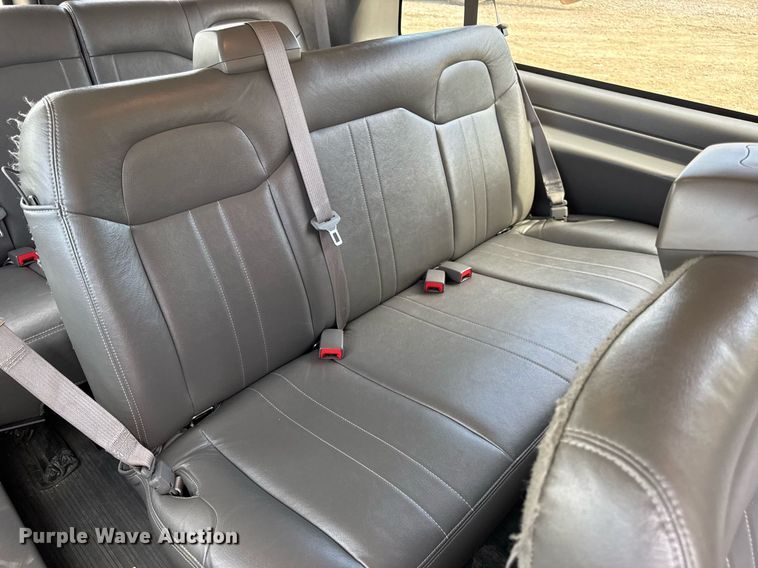 image for item DW3401 2014 GMC Savana G3500 van