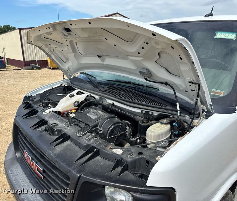 image for item DW3401 2014 GMC Savana G3500 van