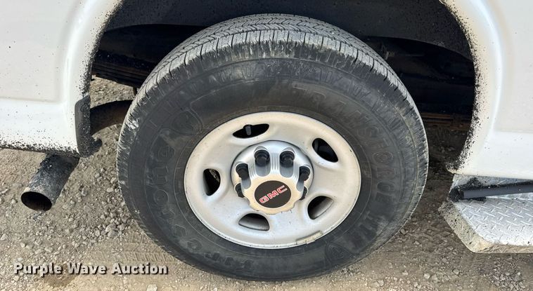 image for item DW3401 2014 GMC Savana G3500 van