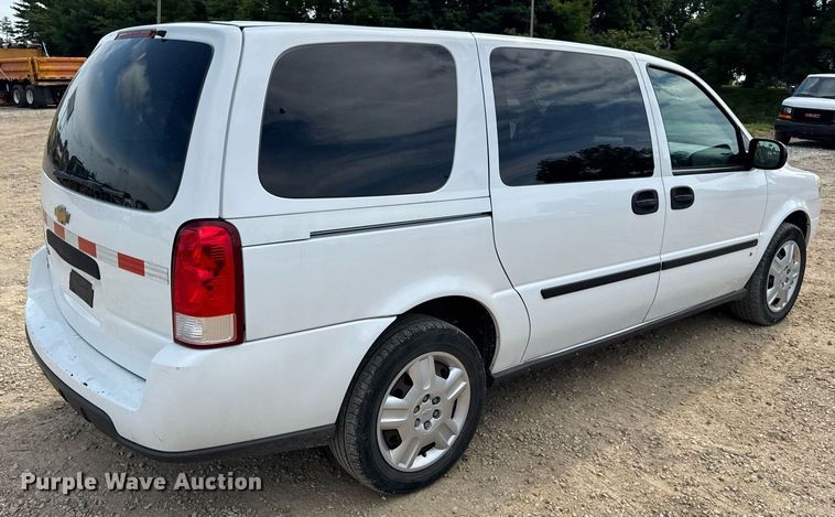 image for item DW3403 2008 Chevrolet Uplander LS van