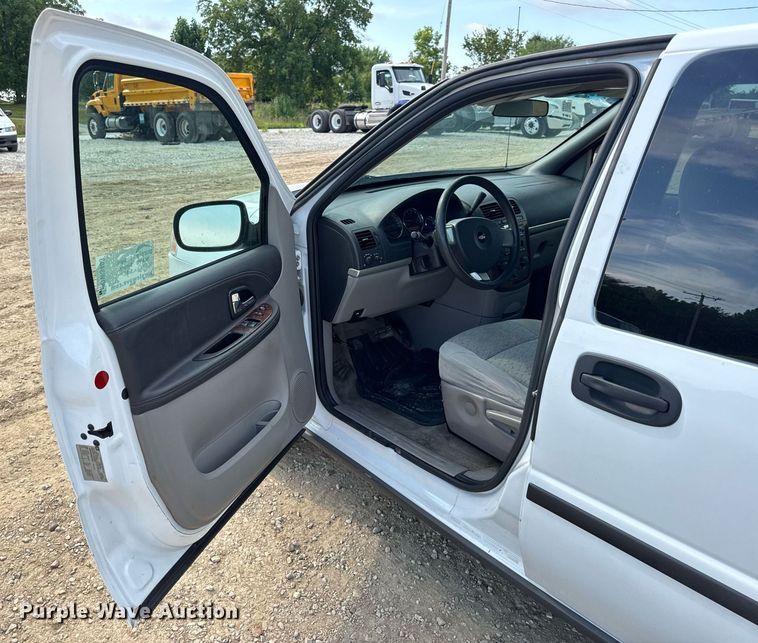 image for item DW3403 2008 Chevrolet Uplander LS van