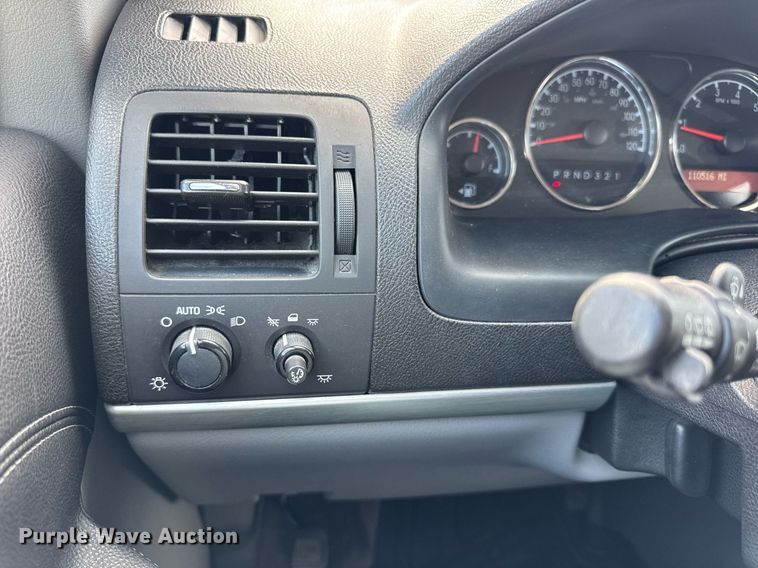 image for item DW3403 2008 Chevrolet Uplander LS van