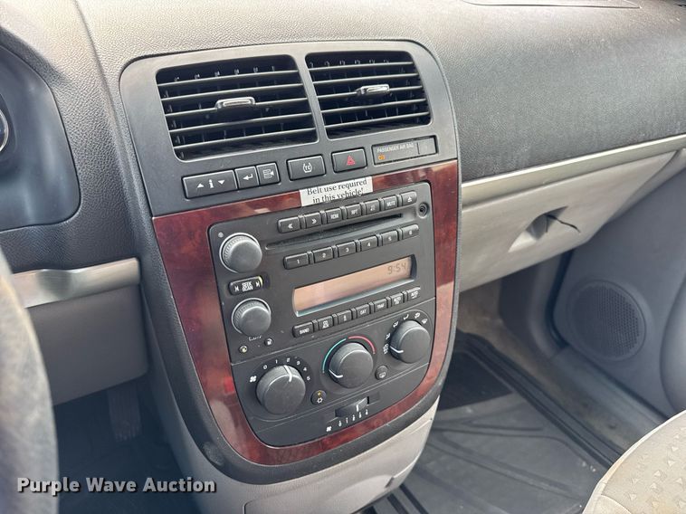 image for item DW3403 2008 Chevrolet Uplander LS van