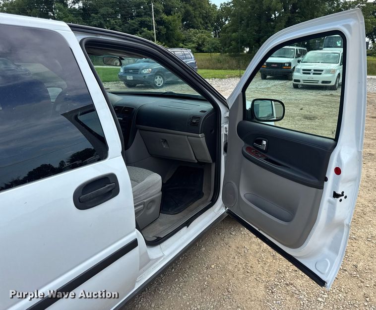 image for item DW3403 2008 Chevrolet Uplander LS van