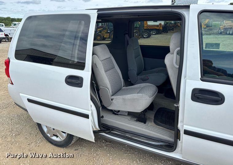 image for item DW3403 2008 Chevrolet Uplander LS van
