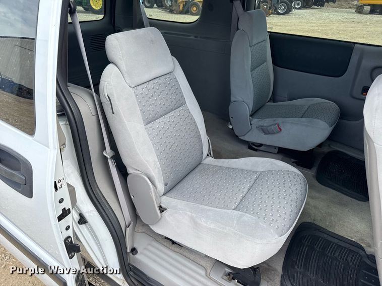 image for item DW3403 2008 Chevrolet Uplander LS van