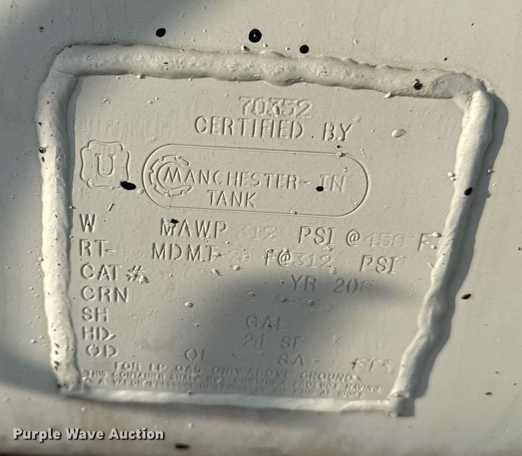 image for item DW3404 2006 International 7400 oil distributor truck