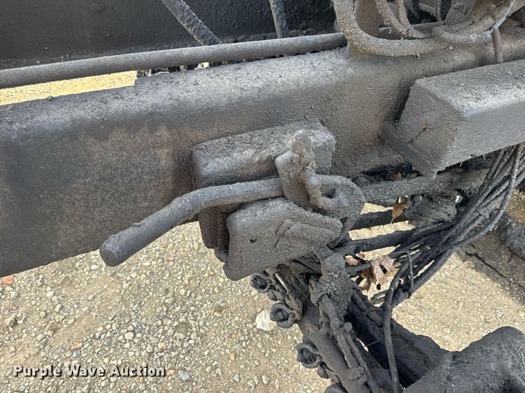 image for item DW3404 2006 International 7400 oil distributor truck