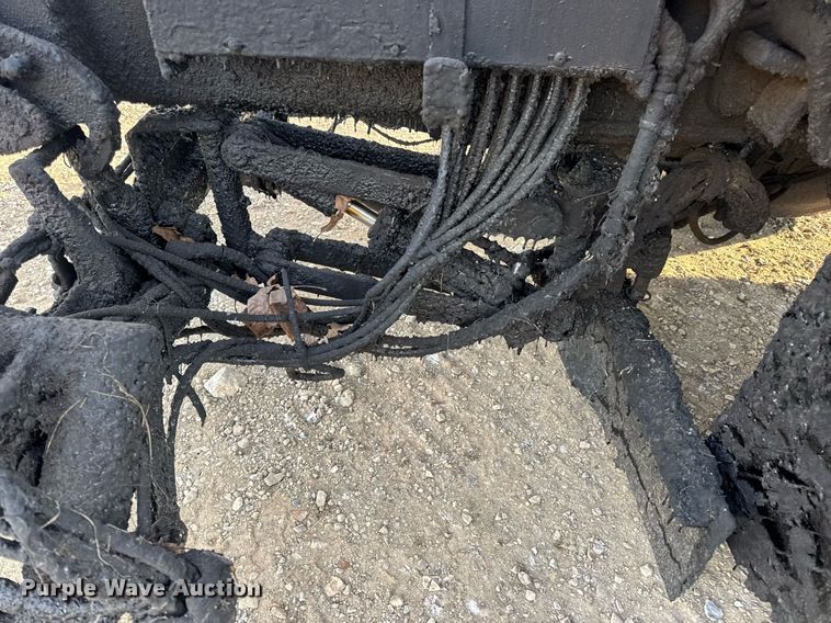 image for item DW3404 2006 International 7400 oil distributor truck