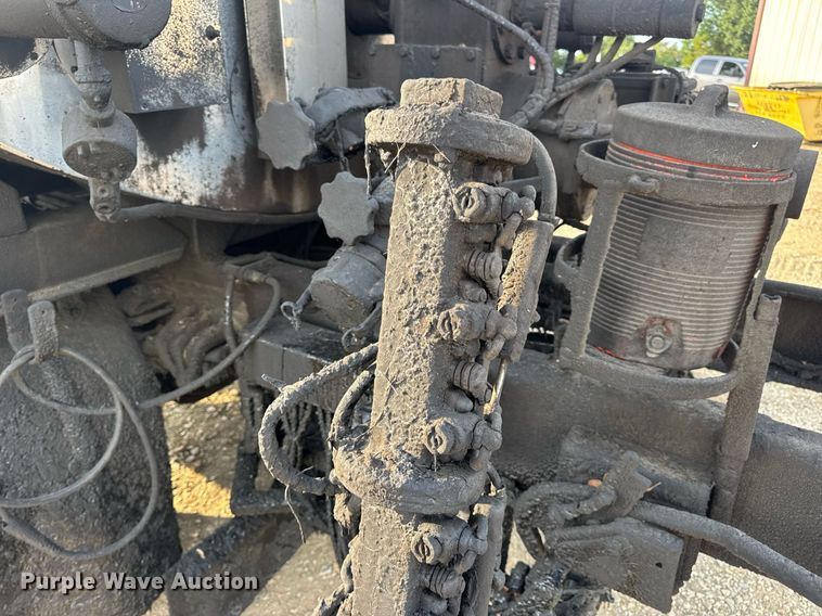 image for item DW3404 2006 International 7400 oil distributor truck