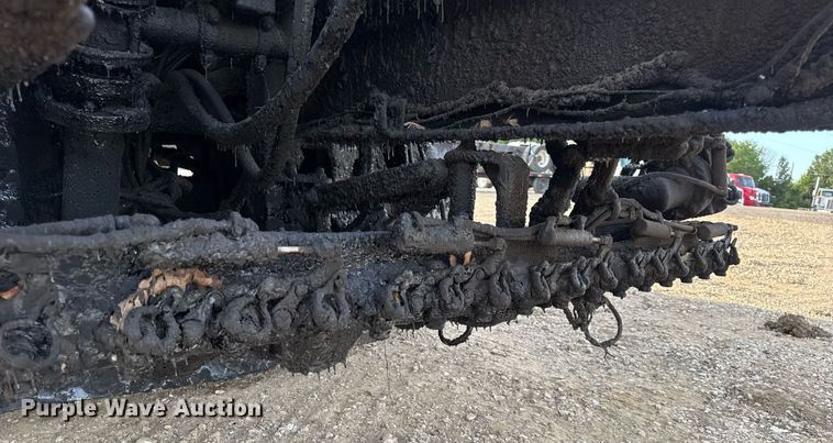 image for item DW3404 2006 International 7400 oil distributor truck