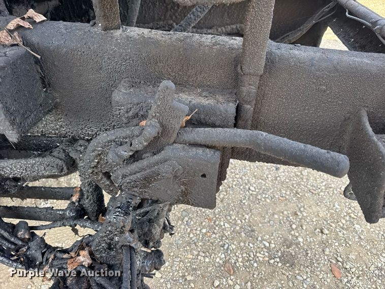 image for item DW3404 2006 International 7400 oil distributor truck