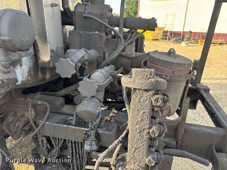 image for item DW3404 2006 International 7400 oil distributor truck